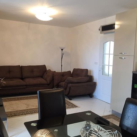 Villa Diana Utjeha Luaran gambar